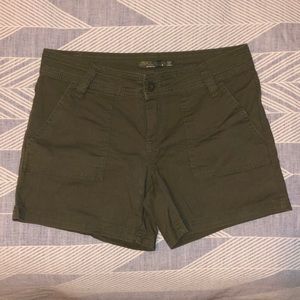 Prana Size 4 cargo green shorts